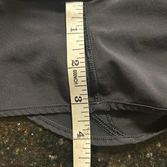 Lululemon Hotty Hot black shorts in 0 Tall - Picture 5 of 5